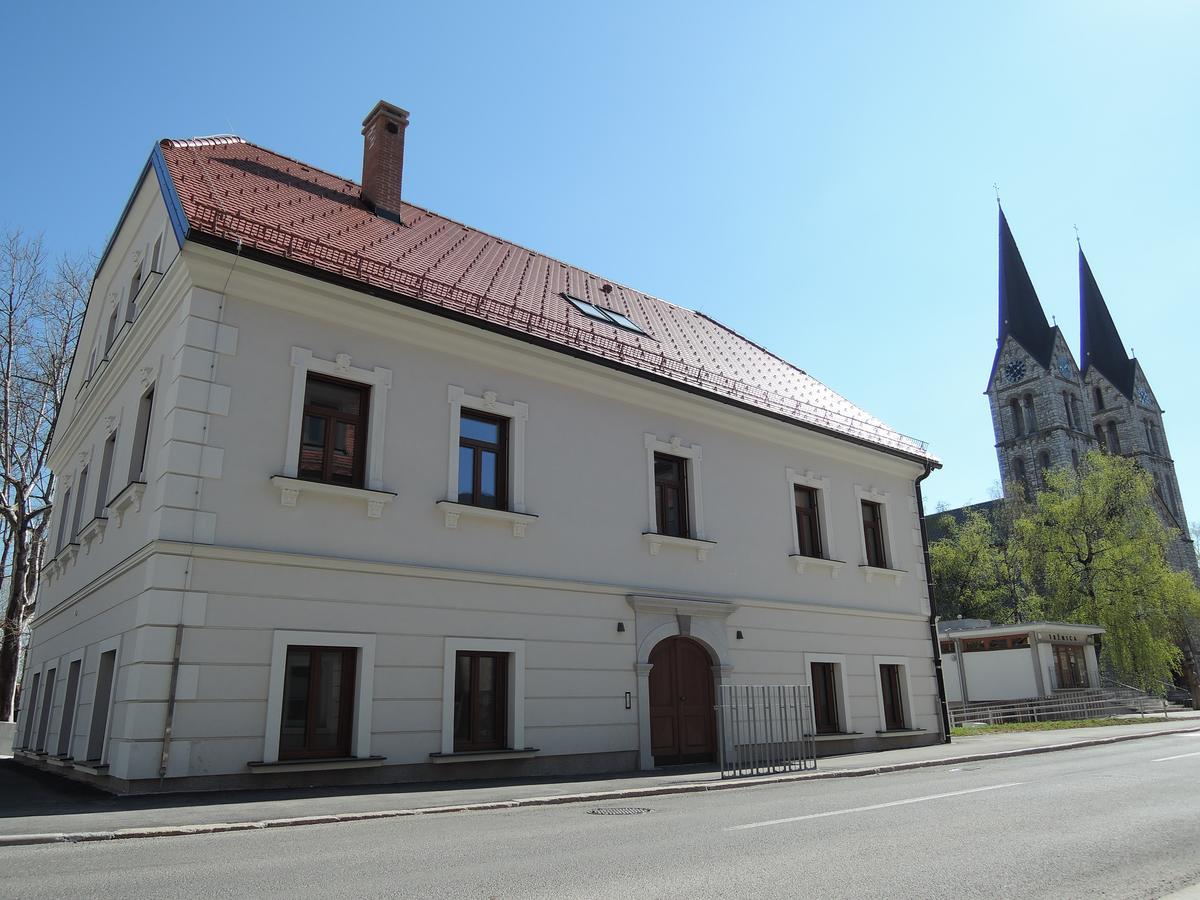 Hostel Bearlog Кочев'є Екстер'єр фото